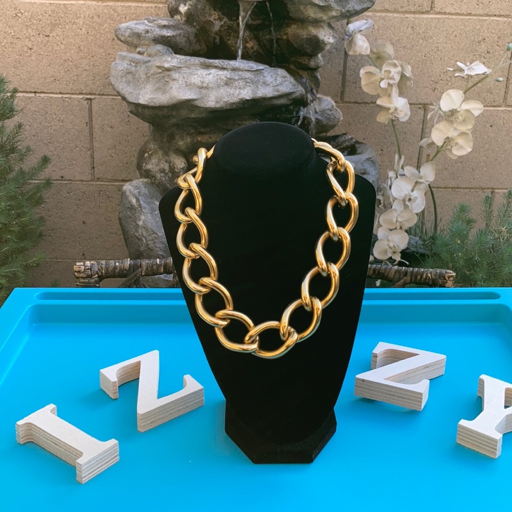 Women’s Gold Jewelry Necklace - Picture 4 of 14